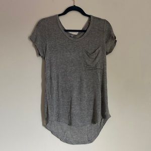 Simple gray t-shirt with breast pocket